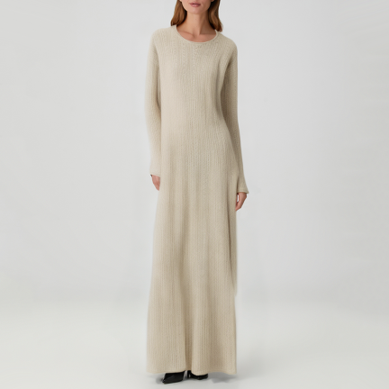 Simple and loose long-sleeved knit dress