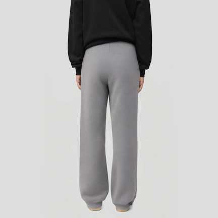 High-quality warm men's fleece-lined trousers