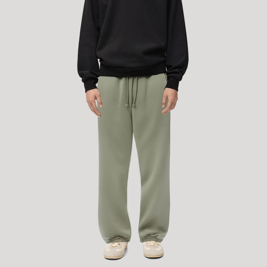 Simple and loose-fitting men's fleece-lined trousers