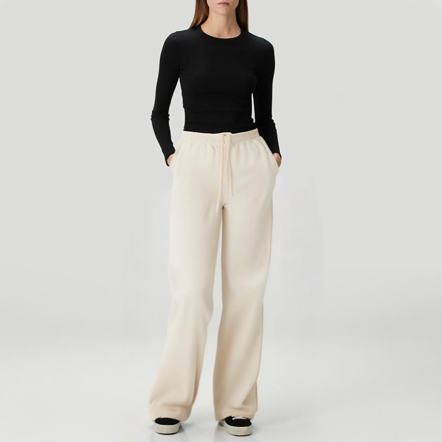 Soft and comfortable women's fleece-lined trousers