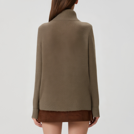 Fashionable knitted turtleneck sweater for women