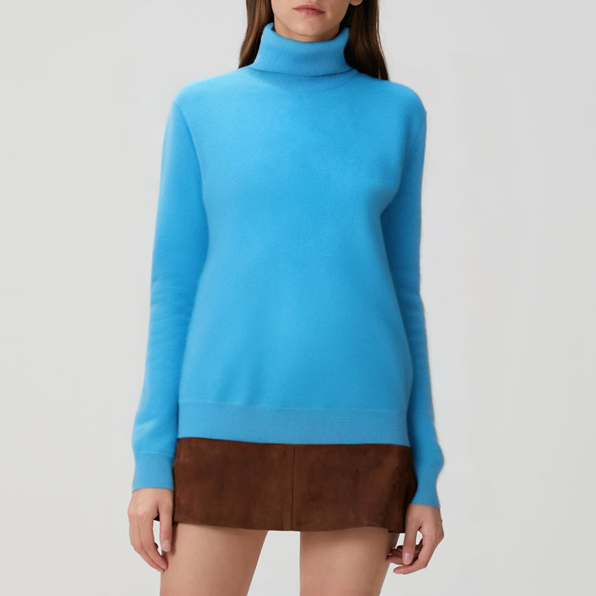 Blue loose-fitting women's turtleneck sweater